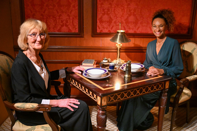 Odjezd zatrhl Michael Kocáb, otec nejstaršího syna Davida.