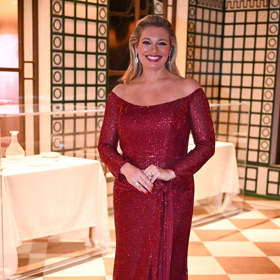 Lucie Borhyová na výstavě.