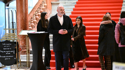 FOTO: René Decastelo s dcerou.