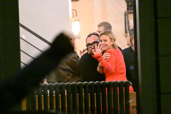 Patricie Solaříková mávala přes okno.