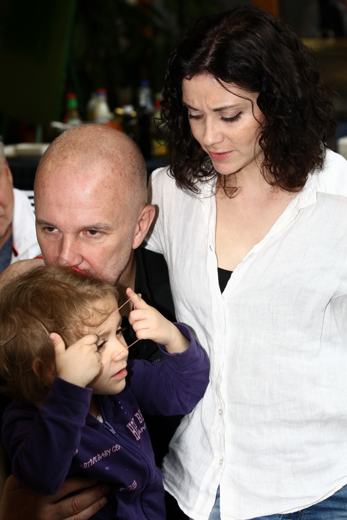 A byť jsou její rodiče z hudebního průmyslu, ji samotnou zatím neláká. 