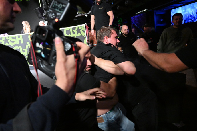 Okamžitý a bleskový zásah ochranky.