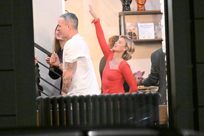 Pagáčová se vlnila do rytmu hudby.