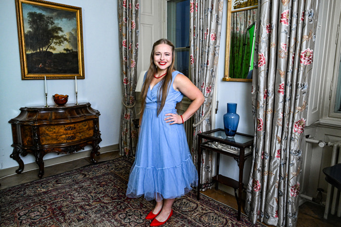 Martina Ptáčková na britském velvyslanectví. 