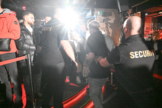 Clash přirovnal skok Veselého ke slavnému útoku Khabiba.
