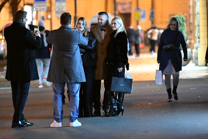 Tomáš Řepka po premiéře zamířil na afterparty do baru. 