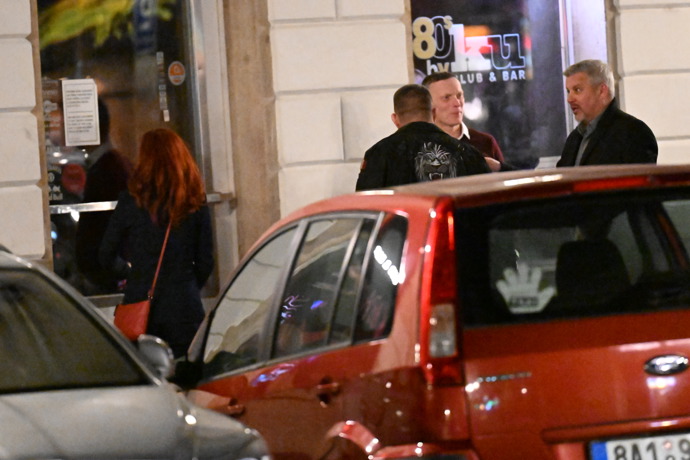 Karlos Vémola před KU barem.