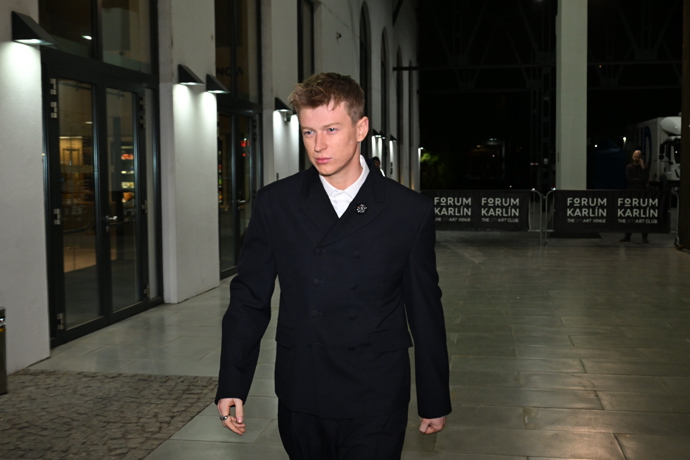 Adam Mišík převezme cenu za svého slavného tatínka. 