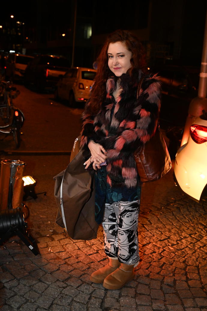 Eva Toulová nemohla na Slavících chybět. Kde jinde by mohla předvést jeden ze svých dalších bizarních outfitů. 