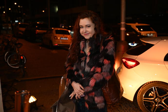 Eva Toulová nemohla na Slavících chybět. Kde jinde by mohla předvést jeden ze svých dalších bizarních outfitů. 