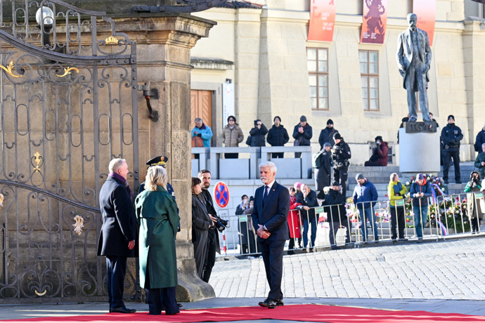 Petr Pavel a Eva Pavlová přivítali na Hradě albánského prezidenta a jeho choť.