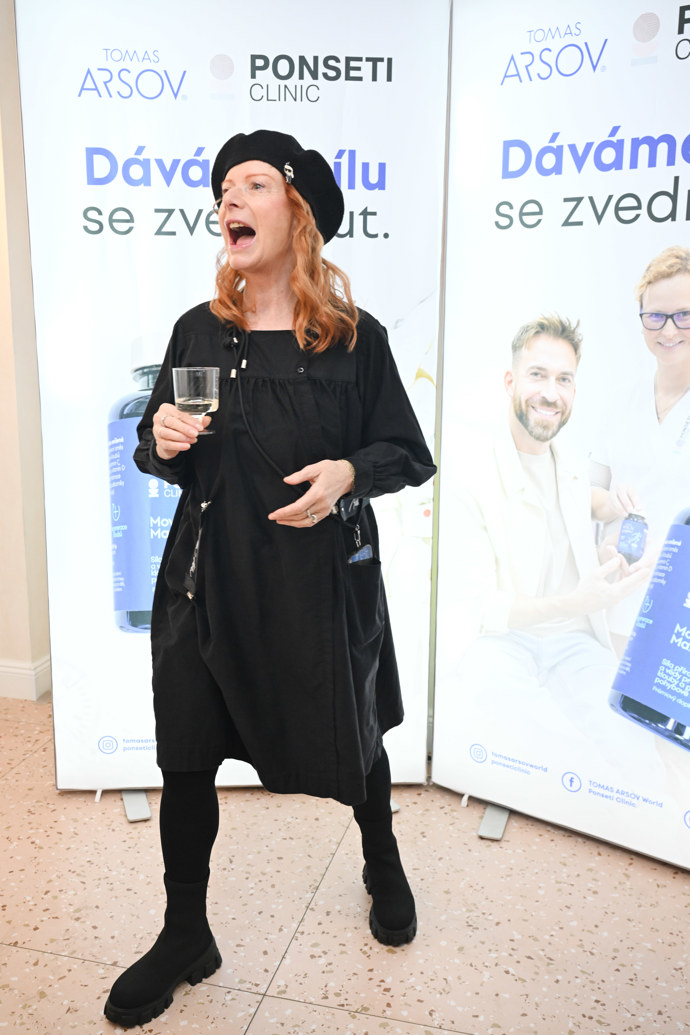 Bára Štěpanová dorazila v dobré náladě.