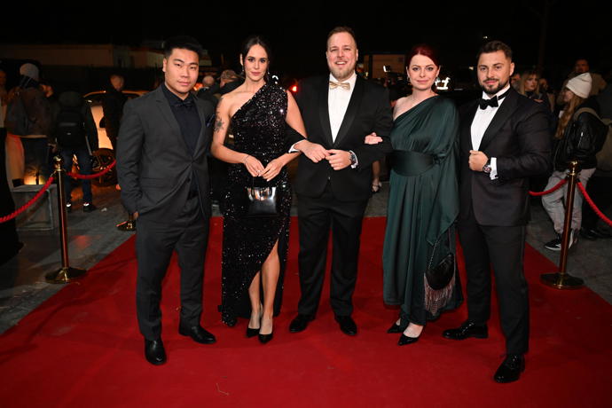 Andrea Nguyen s manželem a dalšími infuencery. 