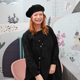 Bára Štěpánová ve společnosti. 