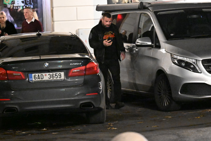 Karlos Vémola odešel celkem brzy.