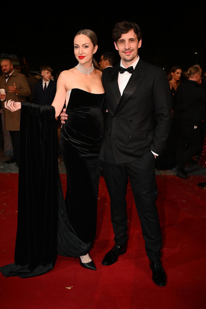 Čestmír Strakatý s krásnou manželkou. 