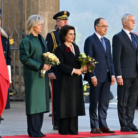 Petr Pavel a Eva Pavlová přivítali na Hradě albánského prezidenta a jeho choť.
