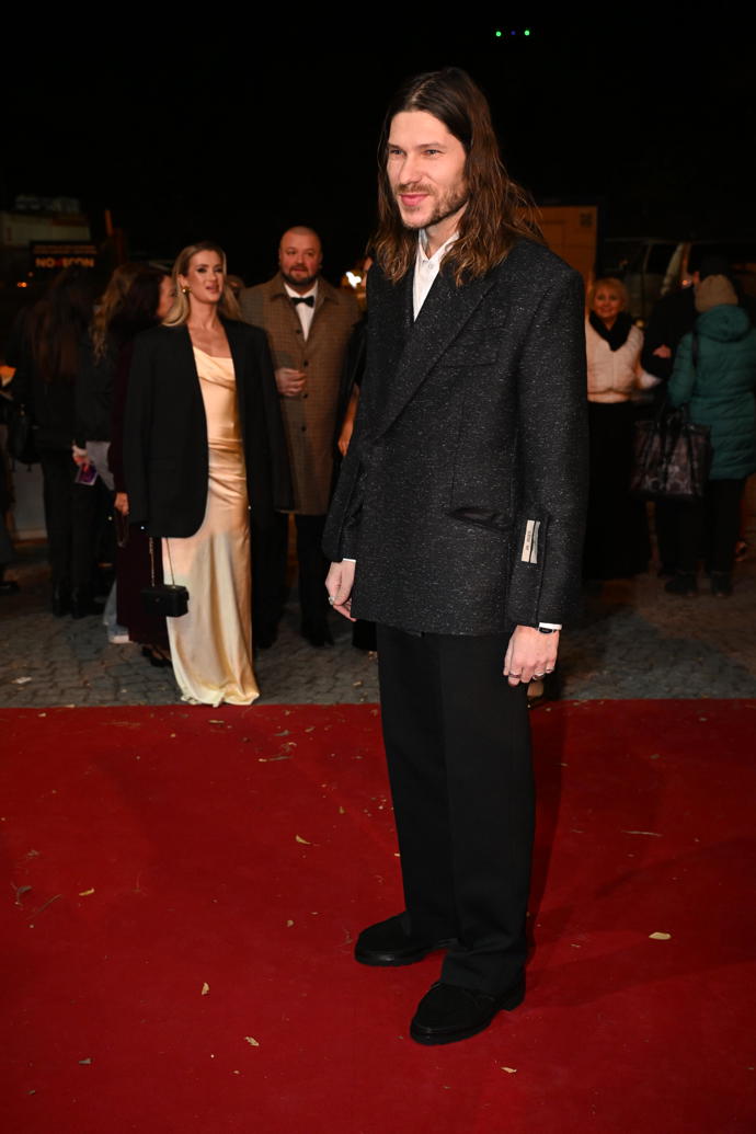 Marcell rozdával úsměvy na všechny strany. 