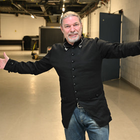 Petr Kolář ve společnosti. 