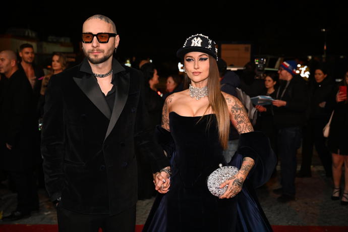 Sharlota a její manžel. 