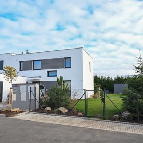 Dům prošel teprve nedávno kolaudací.