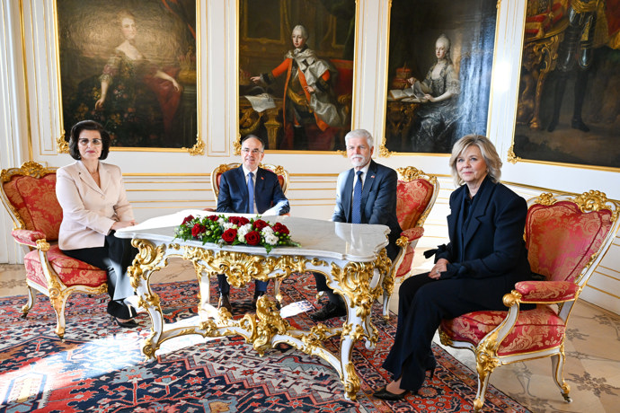 Eva Pavlová byla elegantní.