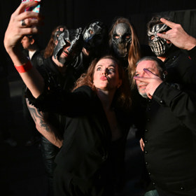 Marta Jandová se skupinou Dymytry si dělala selfie. 