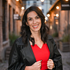 Pekarová Adamová slavnostně pokřtila svou knihu "Nejsem z cukru ani ze železa".