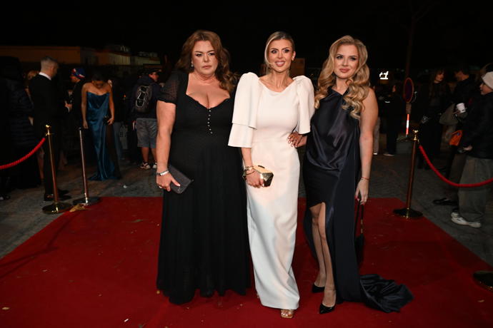 Lela Vémola a kamarádky. 