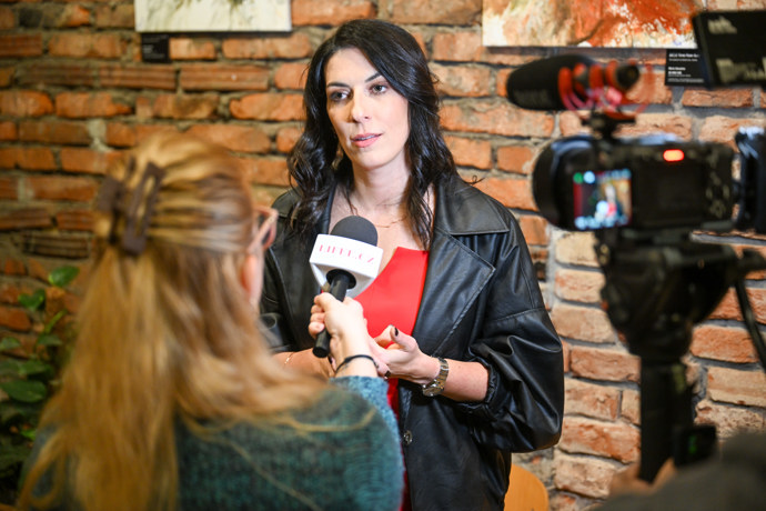 Takhle dlouhé vlasy prý měla naposledy v době své maturity. 