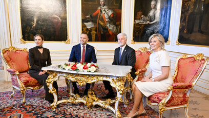 FOTO: Petr Pavel a Eva Pavlová na Hradě přijali návštěvu.