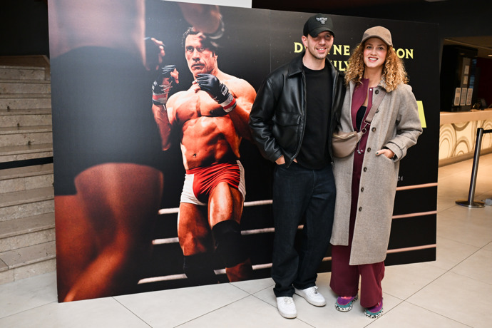 Herec Peter Pecha se svou ženou Kateřinou Pechovou na premiéře filmu Mlátička. 