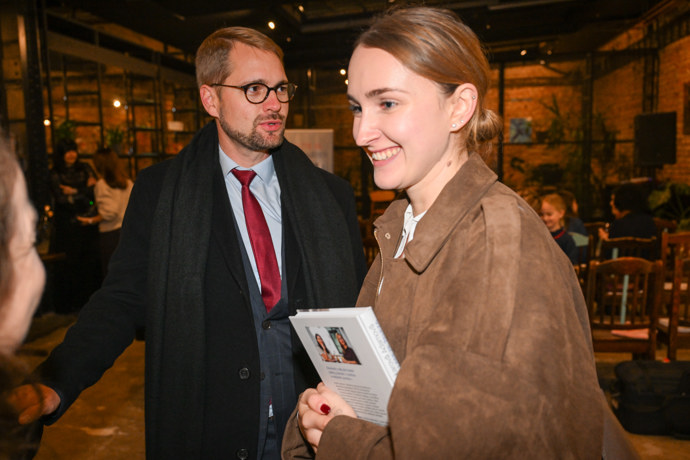 Nový šéf Top 09 Matěj Ondřej Havel přišel s doprovodem.