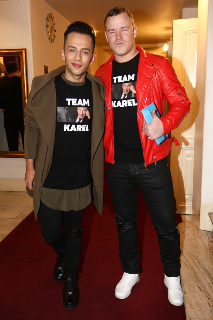 Snad pokud pomineme ročník, kdy si oblékli trička s nápisem Team Karel. 