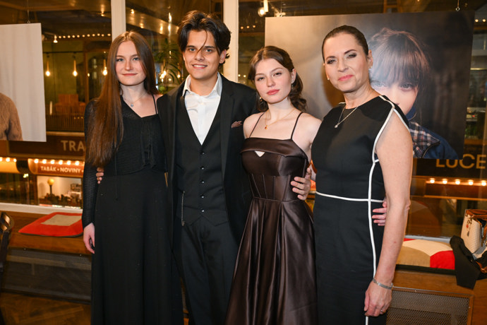 Sophie Šporclová s rodinou a přítelem. 