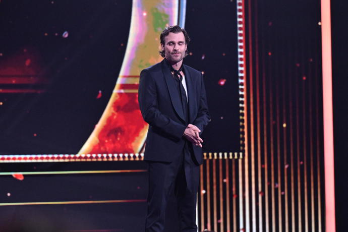 Leoš Mareš se ujal zahájení letošních Slavíků. Hned na začátku všechny dojal vzkazem pro nemocného Patrika Hezuckého. 