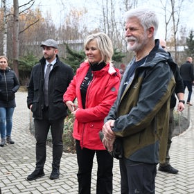 Petr Pavel a Eva Pavlová přijeli do rezervace Soos.