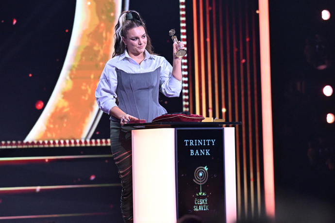 Ewa Farna je zdá se neporazitelná. 