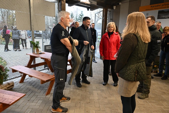 Prezident Petr Pavel ukázal svalnaté tělo.