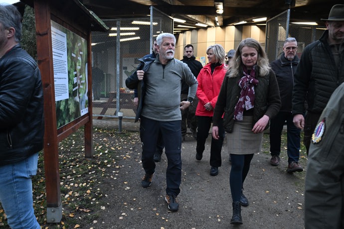 Prezident Petr Pavel a první dáma na procházce.