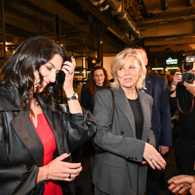 Eva Pavlová byla ve skvělé náladě a bavila se s hosty.