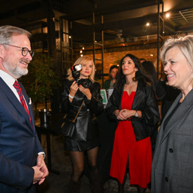 Petr Fiala, Eva Pavlová a v pozadí Markéta Pekarová Adamová.