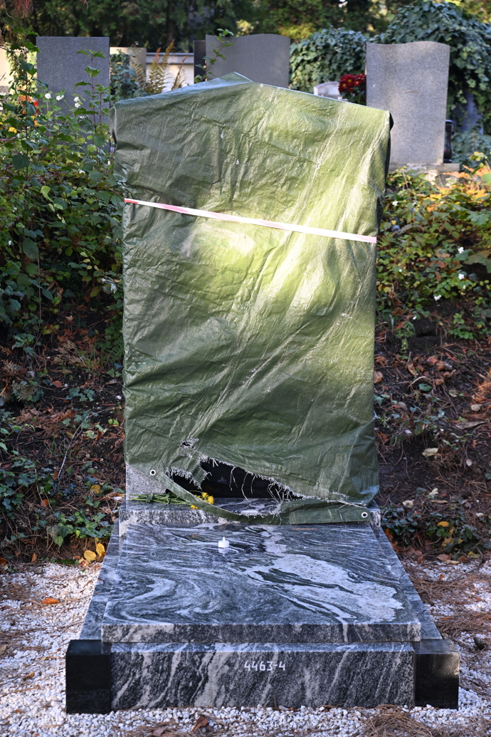 Pomníček Aničky Slováčkové nechal zbudovat její otec Felix Slováček.