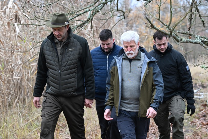 Petr Pavel na procházce v rezervaci Soos.