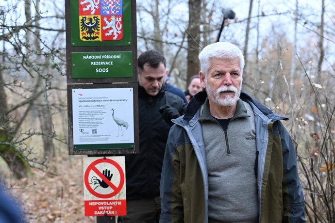 Petr Pavel na procházce v rezervaci Soos.