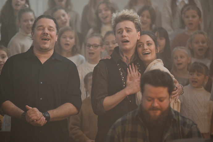 Vojta Drahokoupil má ve videoklipu opět Veroniku Čermák Mackovou.