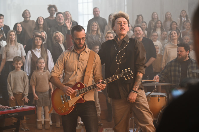 Vojta Drahokoupil vydává nový videoklip.