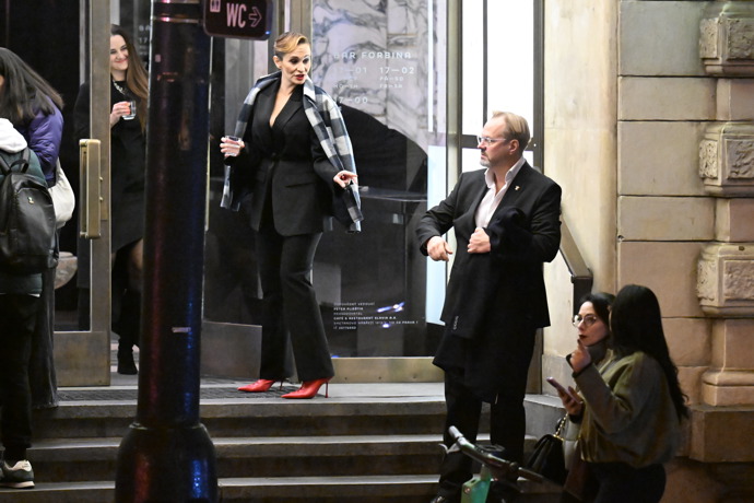 Monika Absolonová vypadala jako ztělesnění Judy Garland, za jejíž ztvárnění v muzikálu Judy i cennou sošku získala. 