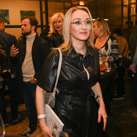 Sabina Dračková na křtu knihy Markéty Pekarové Adamové.