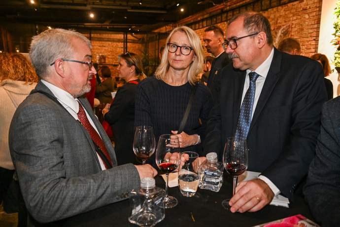 Marek Benda na křtu knihy Markéty Pekarové Adamové.